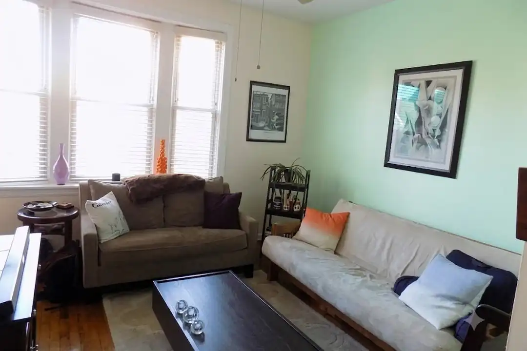 3109 N Sheffield Ave - View 5