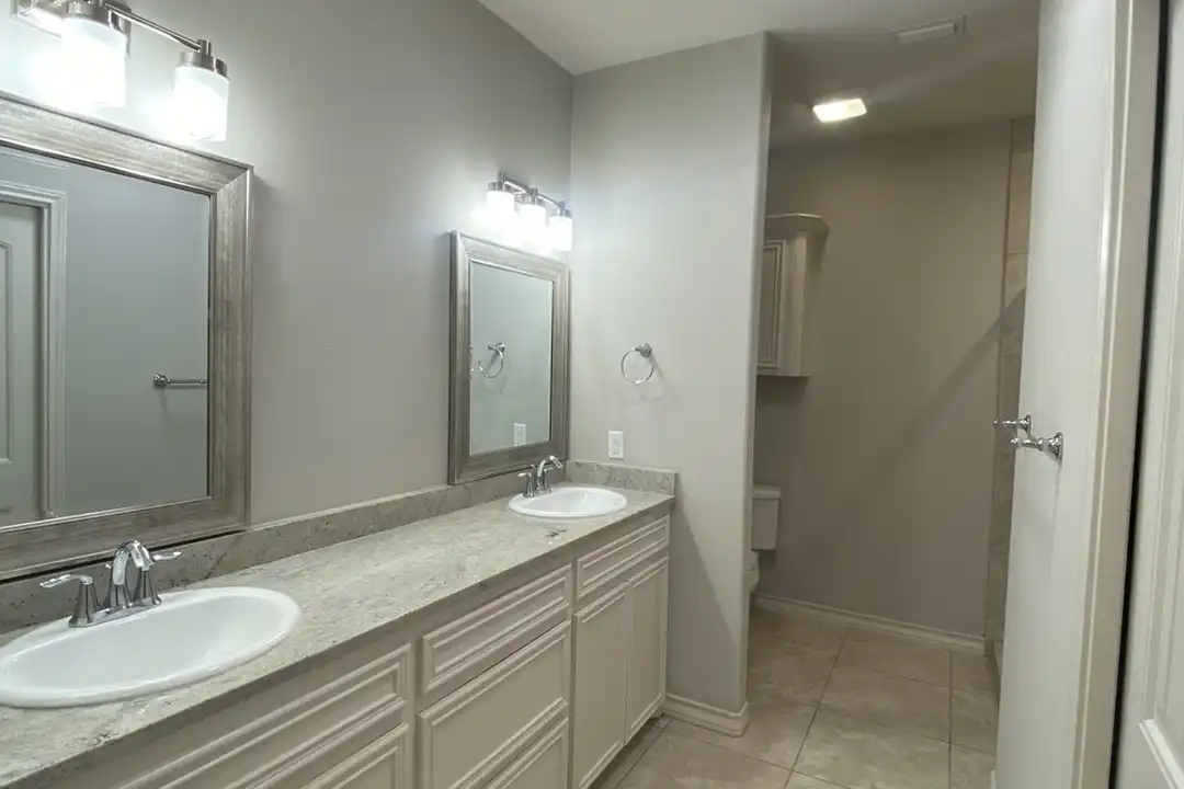 1818 Rodd Field Rd unit B2 - More