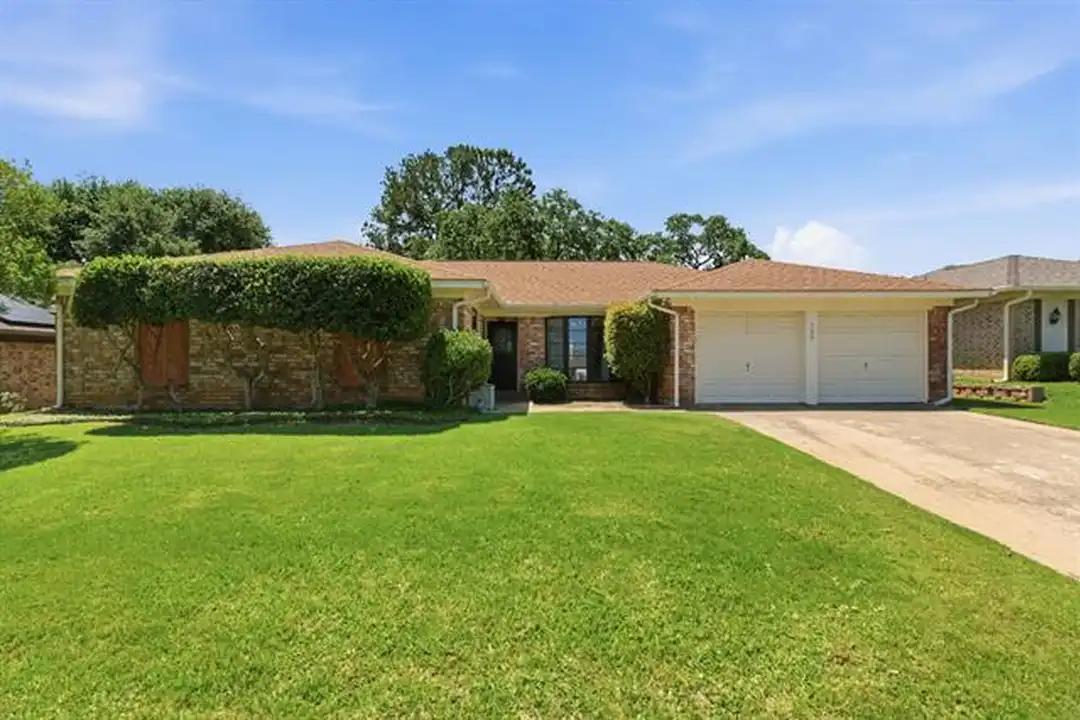 720 Huntwich Dr - View 5