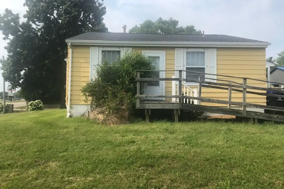 1910 S Morris Ave – photo 1
