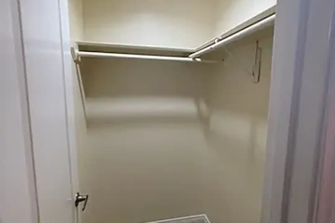 Sun Meadow Apartments - View 5