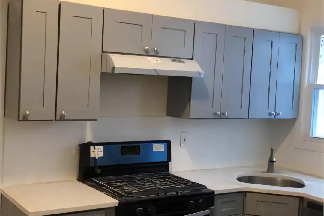 40-42 Schuyler Terrace unit 1R – photo 1