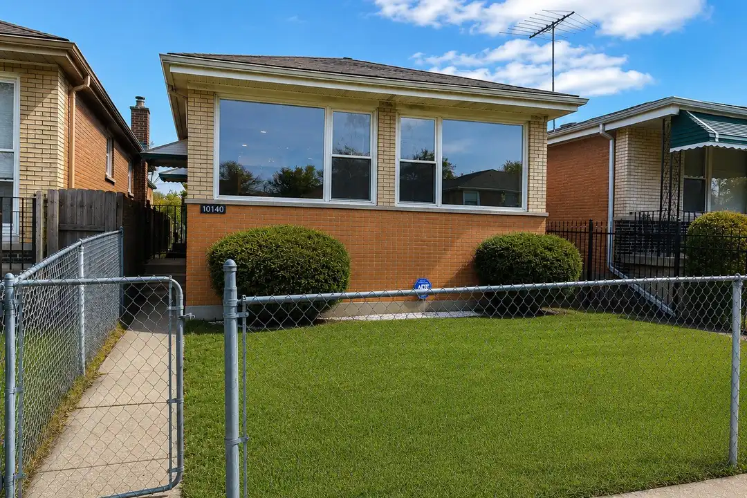 332 W 100th St – photo 1