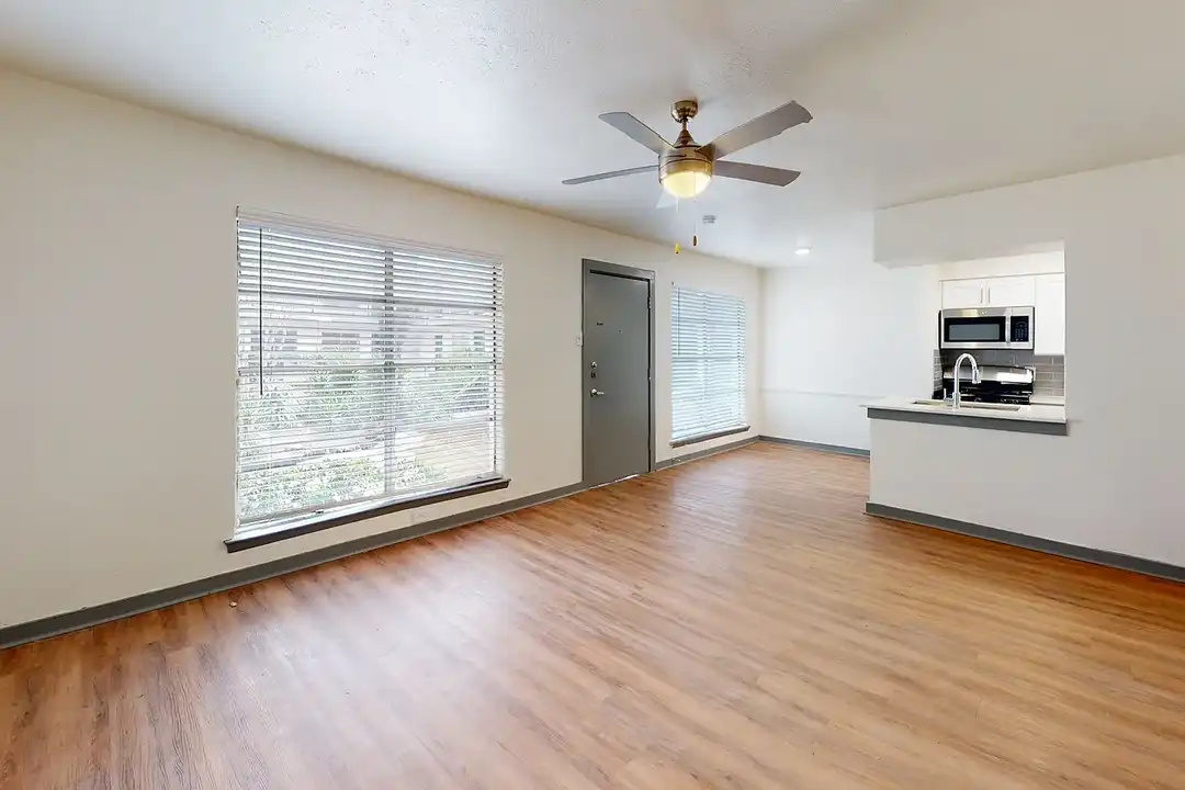Apartment in Dallas - View 3