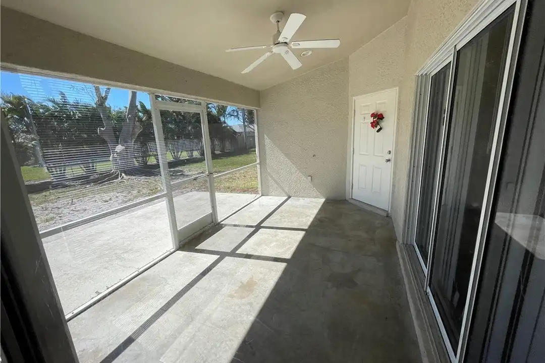 1428 SW 29th St - View 6