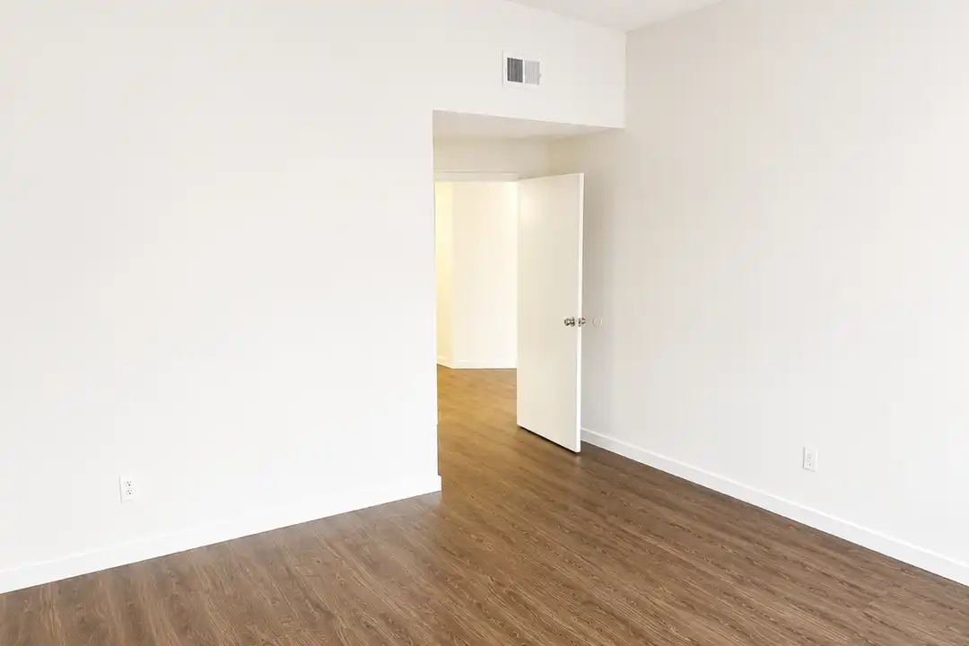 14805 Magnolia Blvd unit 110 - More