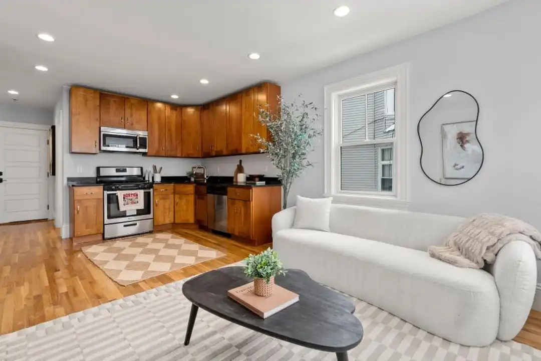 84 Linden St – pohled 4