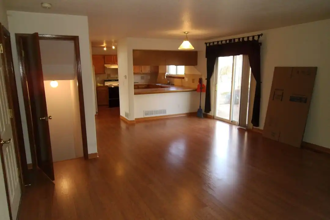 13482 Glen Cir - View 3
