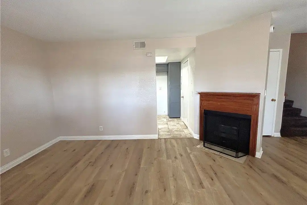 8167 Vineyard Ave - View 5