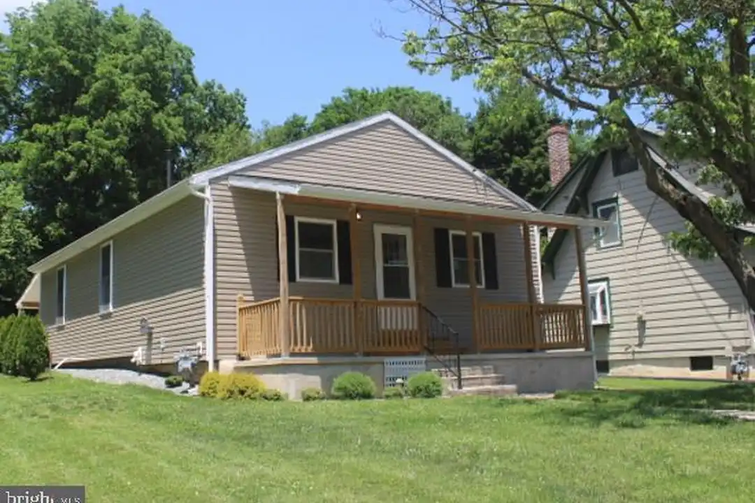 1443 W College Ave – photo 1
