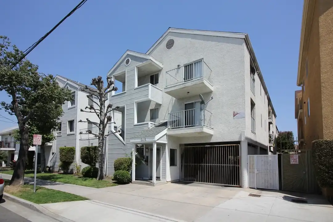 316 Cherry Ave unit 301 - View 2