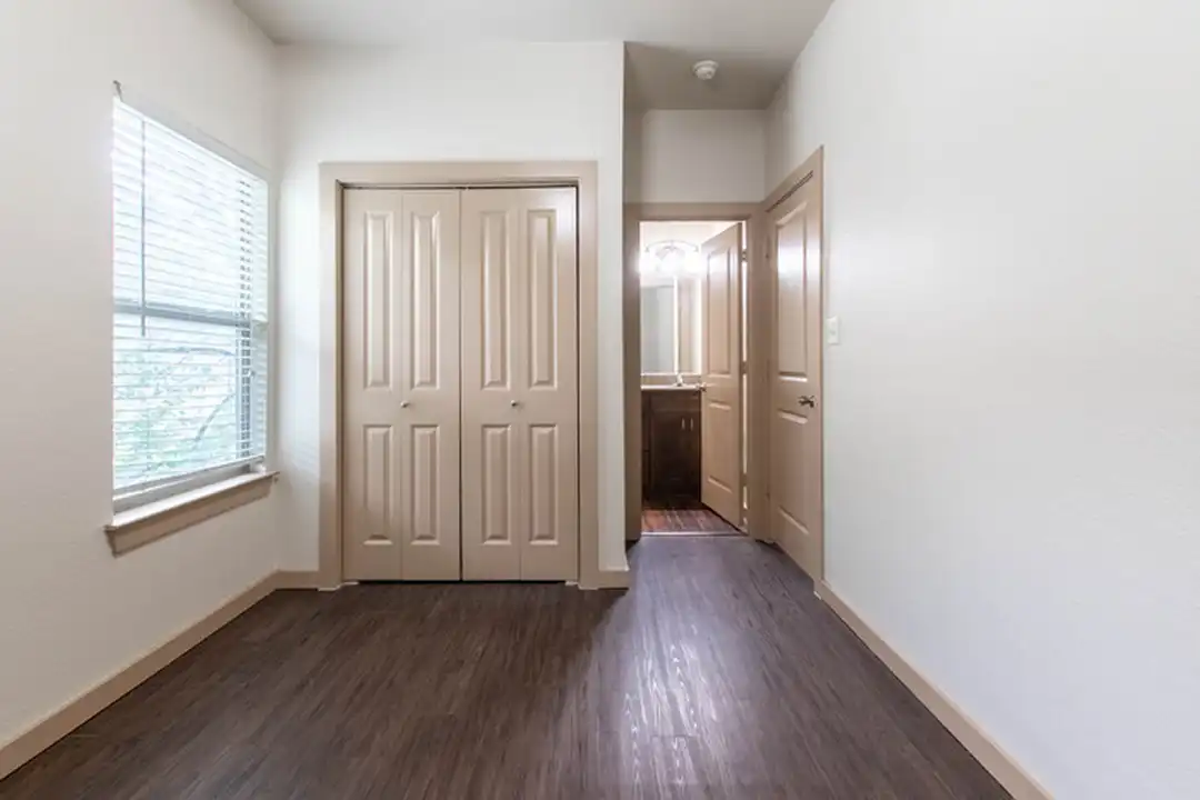 621 Bernard St unit 12 - View 6