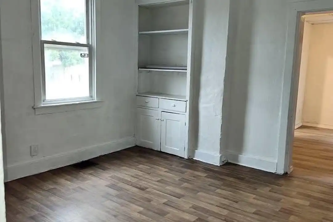629 N 2nd St - View 6