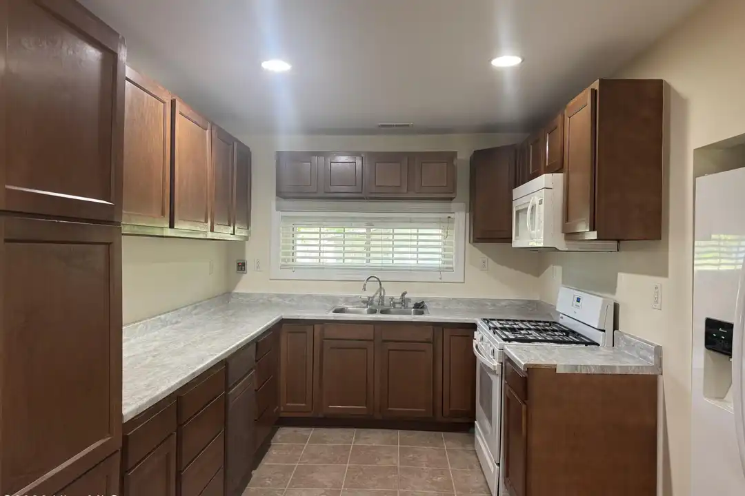 950 Perrytown Rd - View 3