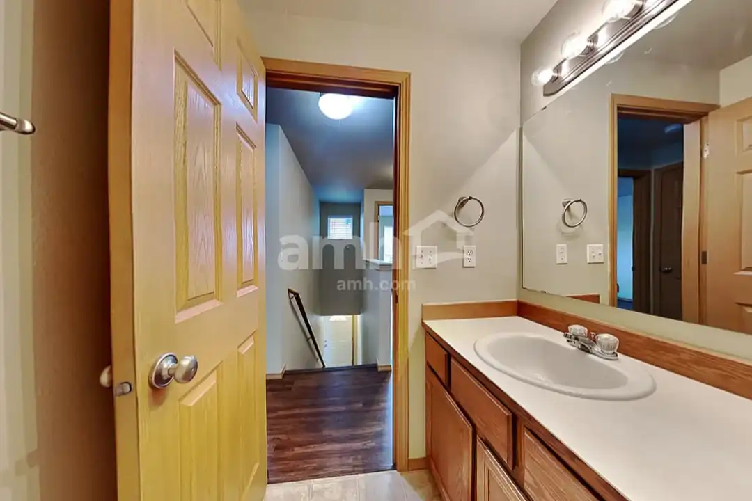 4830 204th St Ct E - View 3