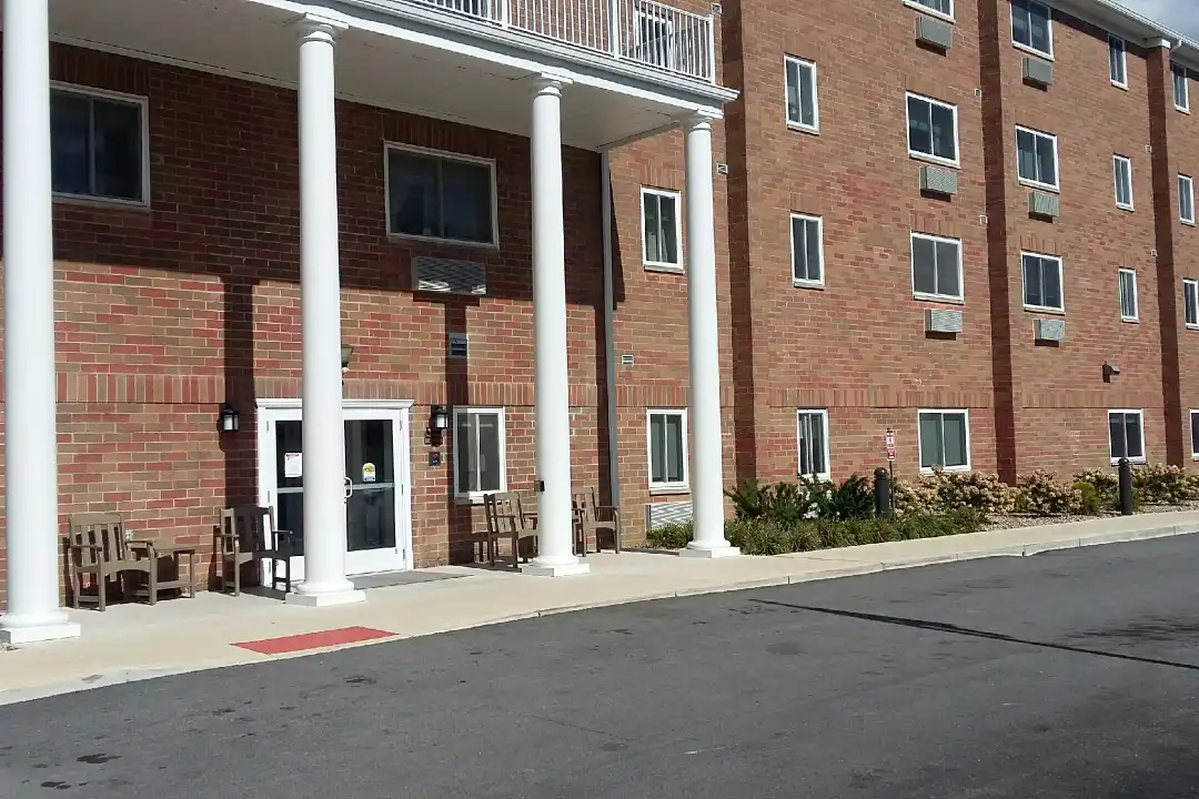 485 North St – photo 1 of 12