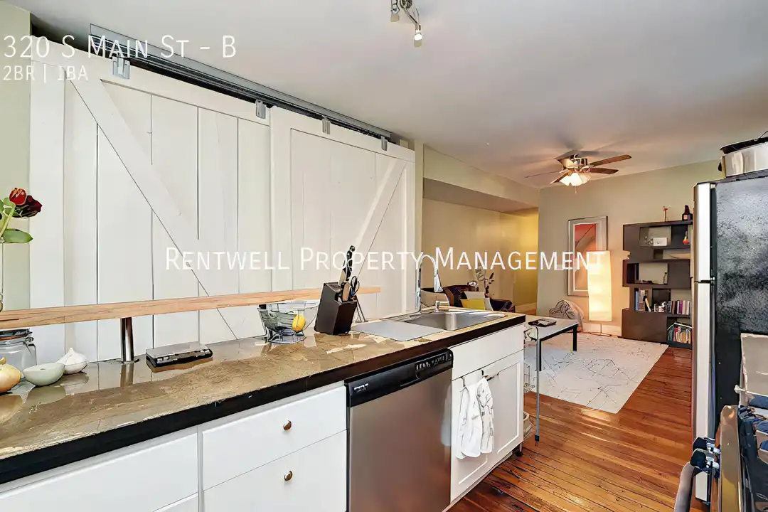 320 S Main St – photo 1