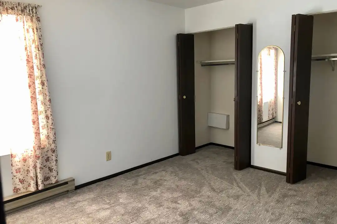 203 S Oak St unit 203 - 6 - View 4
