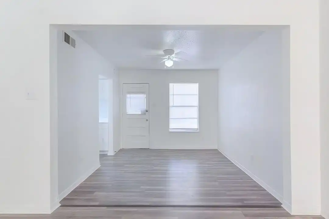 3501 Keltner Ave unit 102 - View 3
