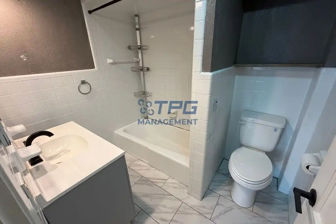 16 Summit Ave - View 6