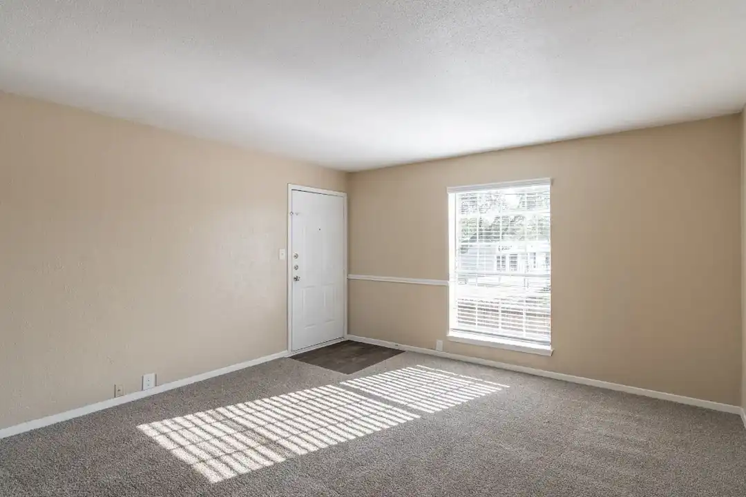 Rockridge Station Apartments – photo 1