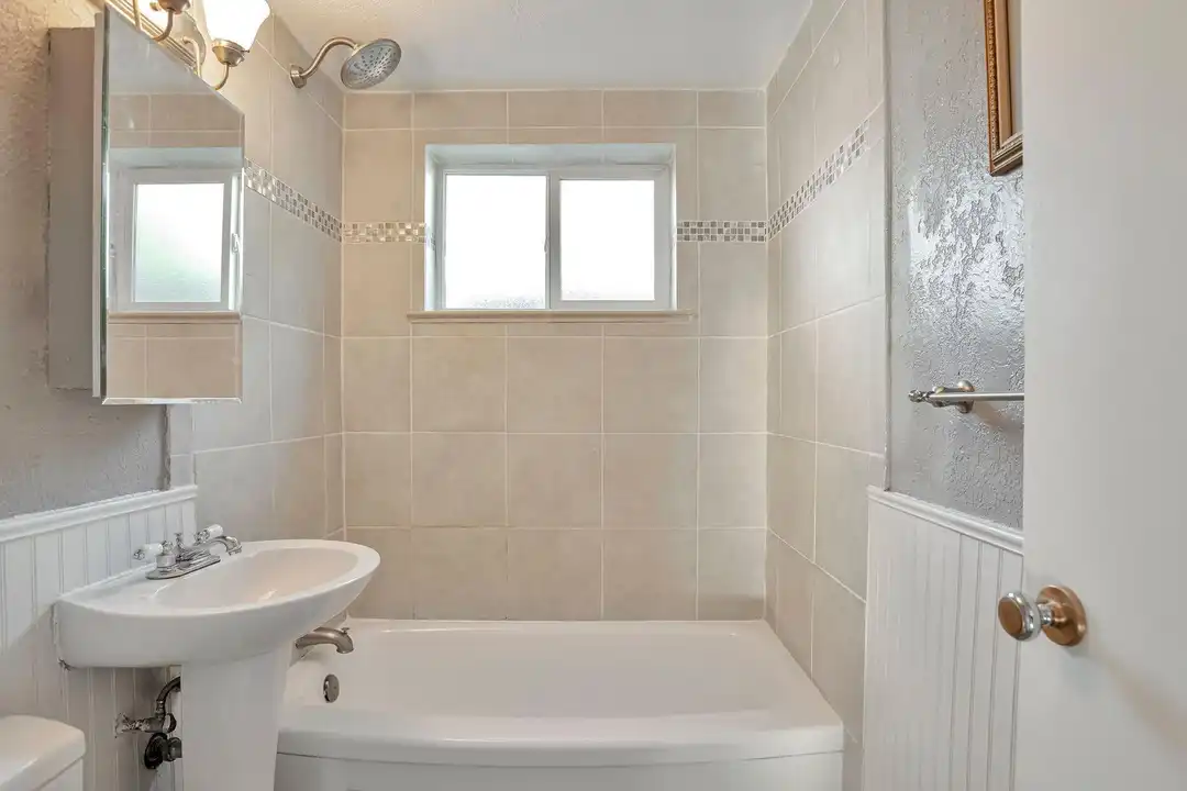 Apartment in Denver, West Colfax - More