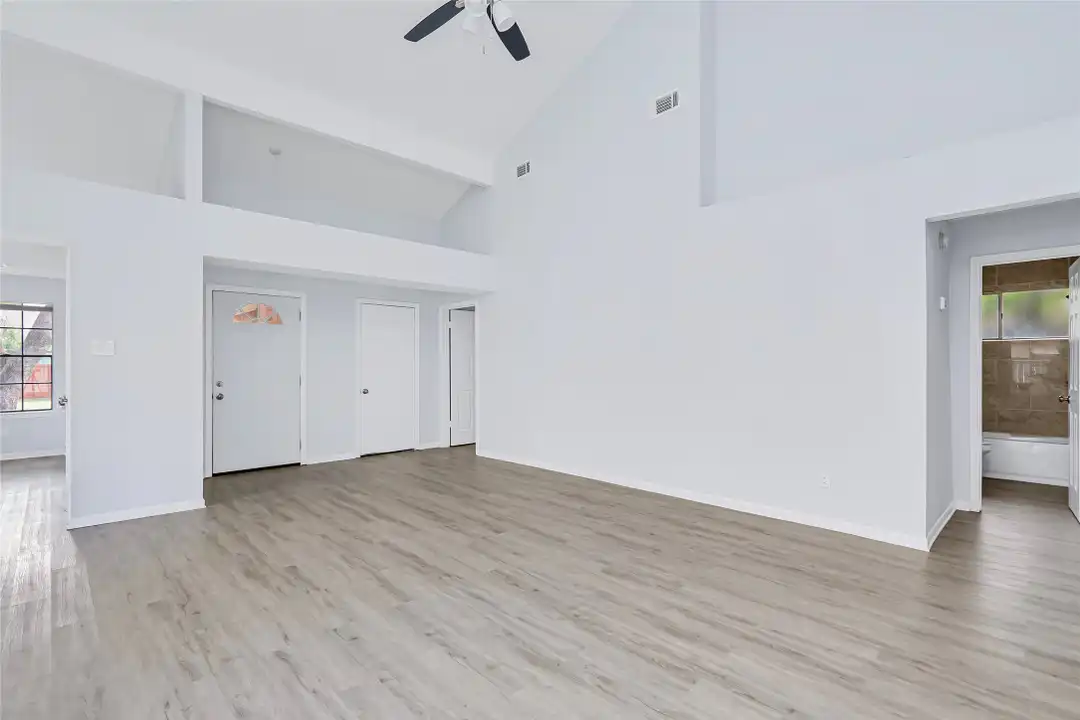 2527 Silver Trumpet Dr - More