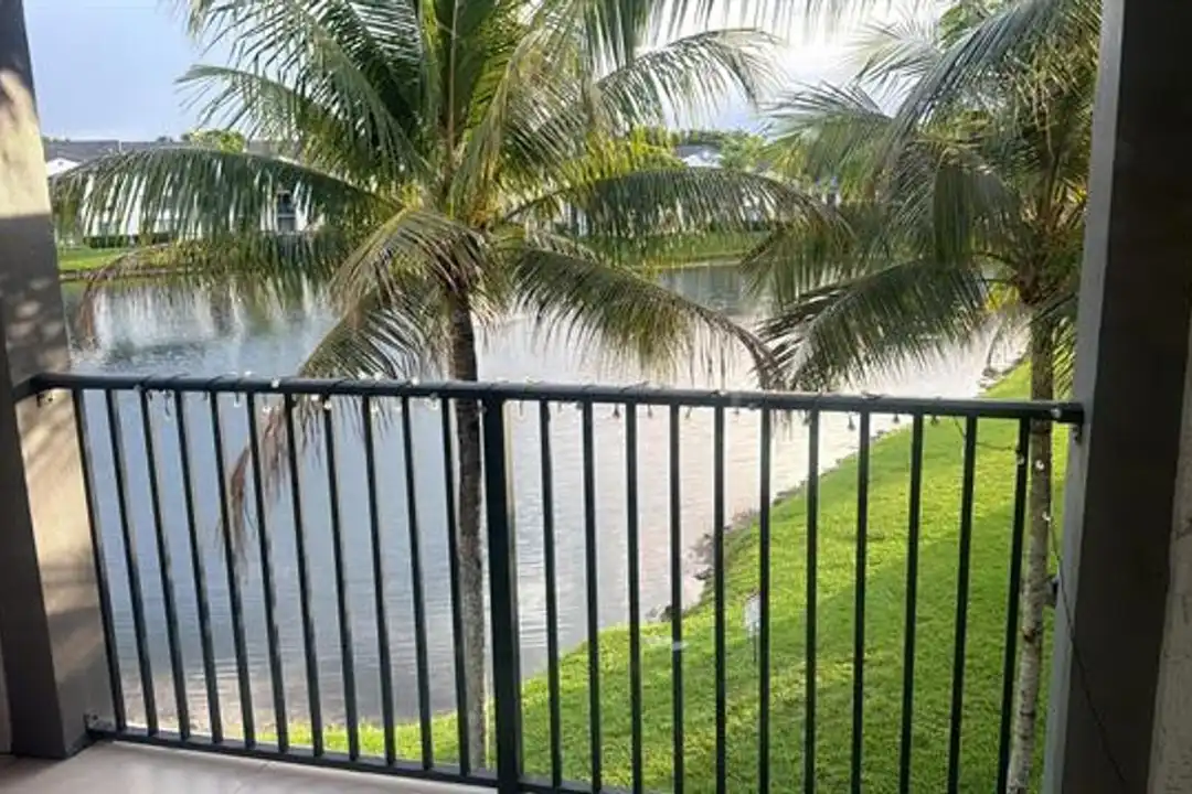 Apartment in Doral - View 5