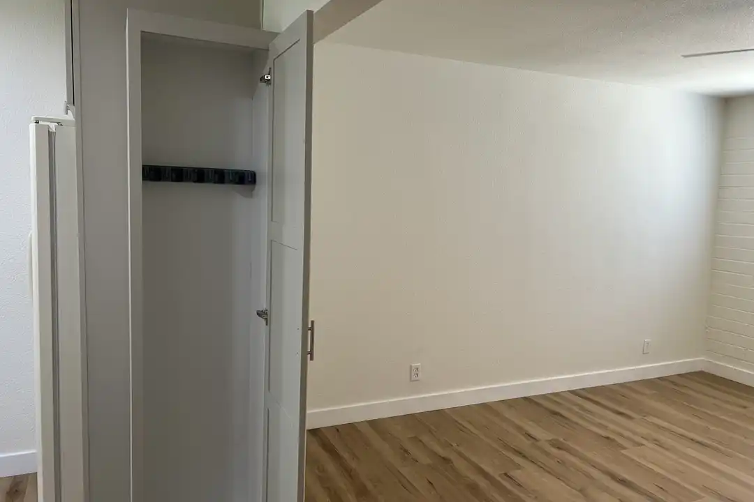 3421 N Paiute Way unit 2 - View 5