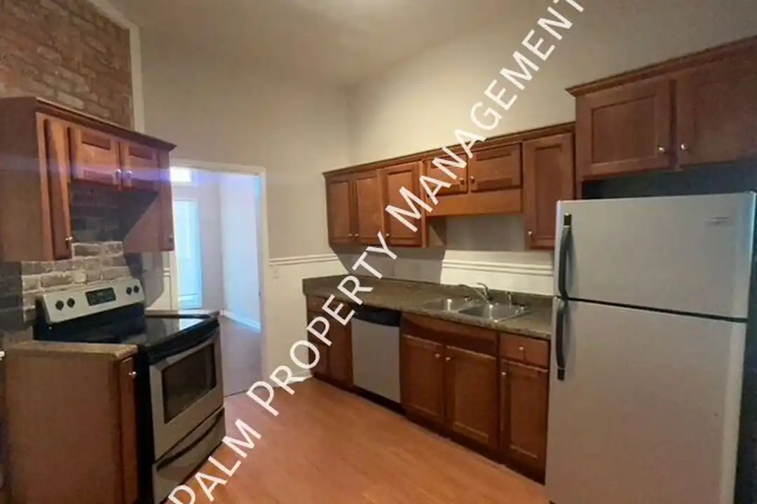 613 E Duffy St - View 4