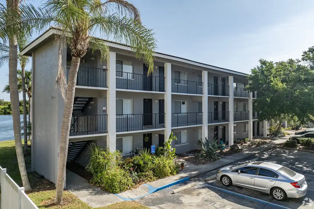 Lakes at Largo Apartments - View 4