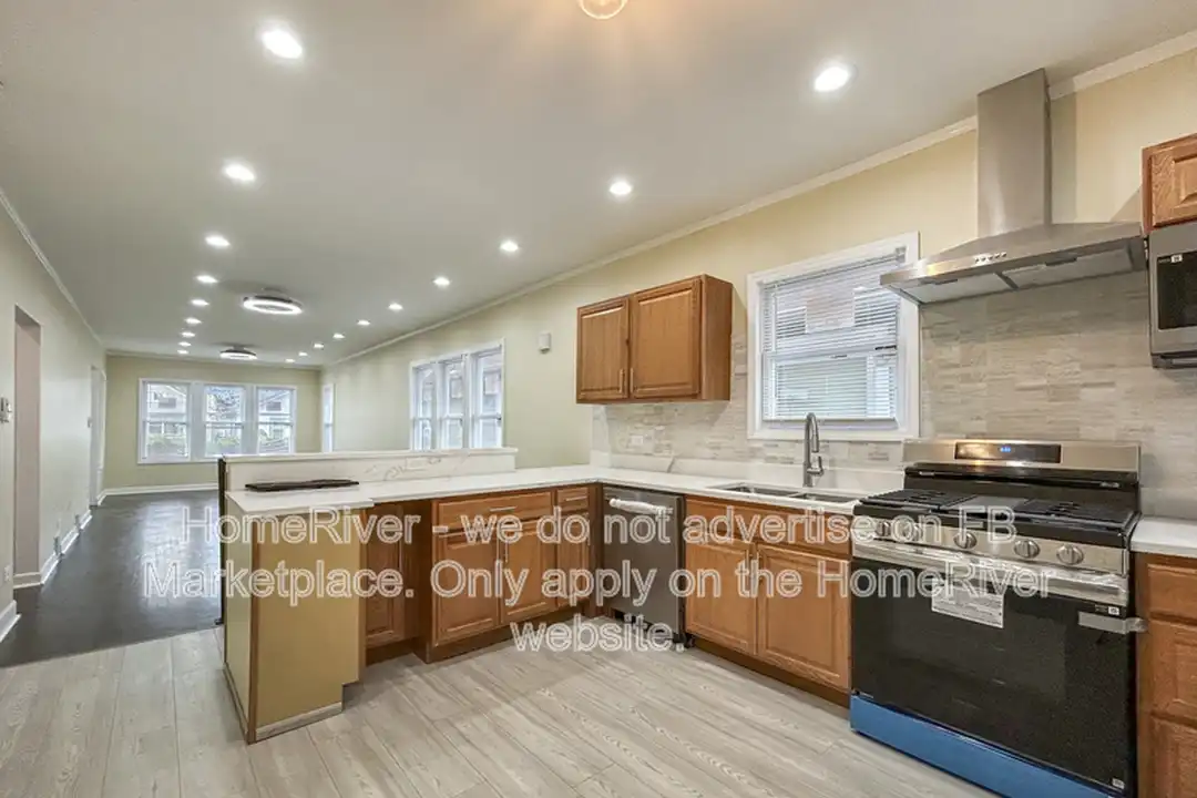 10046 S Perry Ave – photo 1