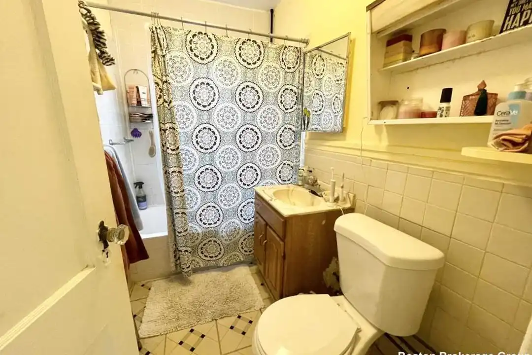 16 Mission Park Dr - More
