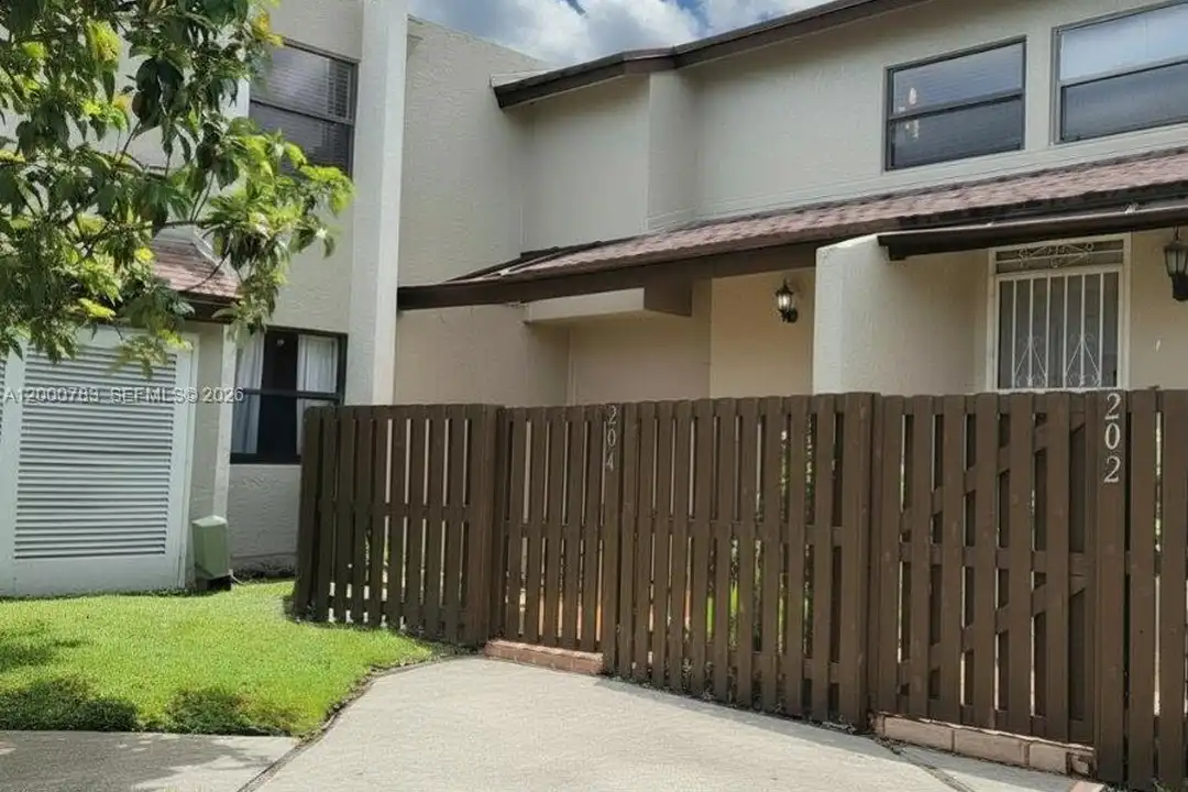 9970 NW 9th St - View 2