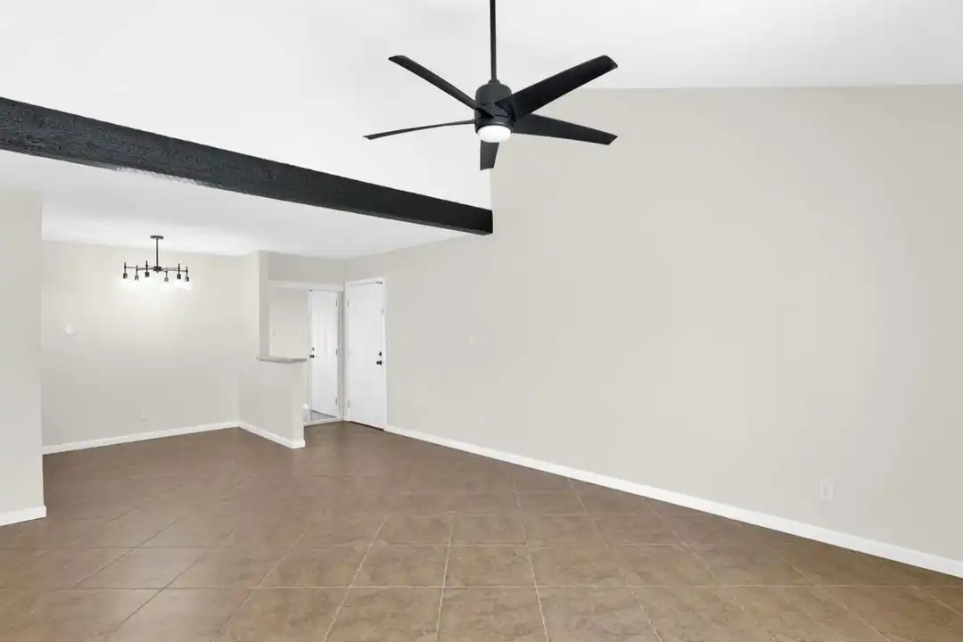 Apartment in Scottsdale - View 3