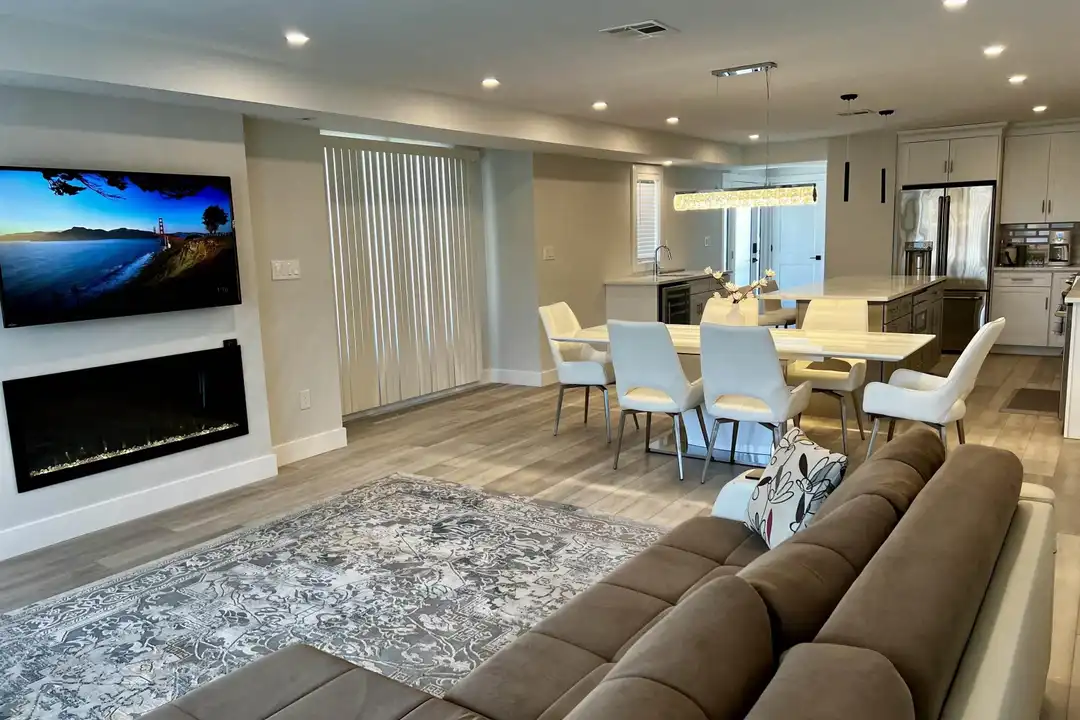 15 N Jefferson Ave #A - View 4