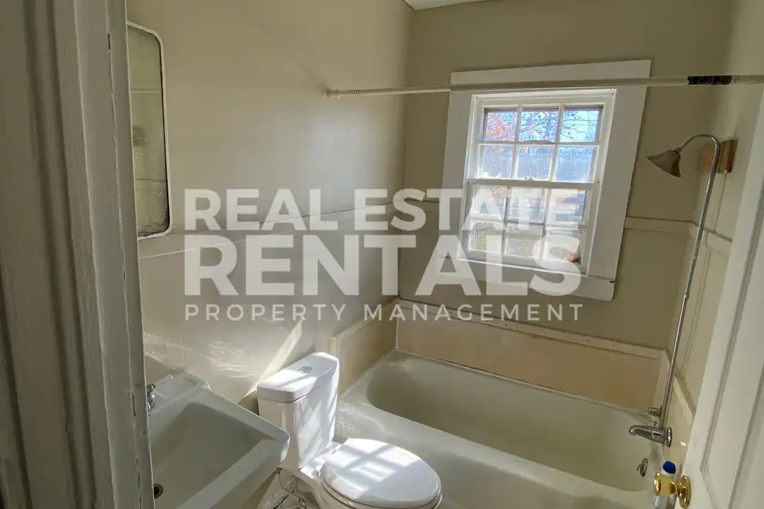 2318 Sansom Ave unit B # 466 - More