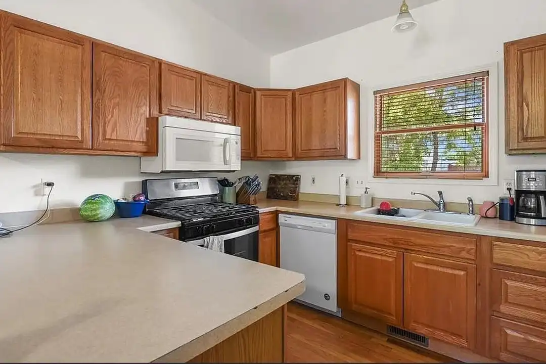 2822 N Cascade Ave unit 2824 - View 4