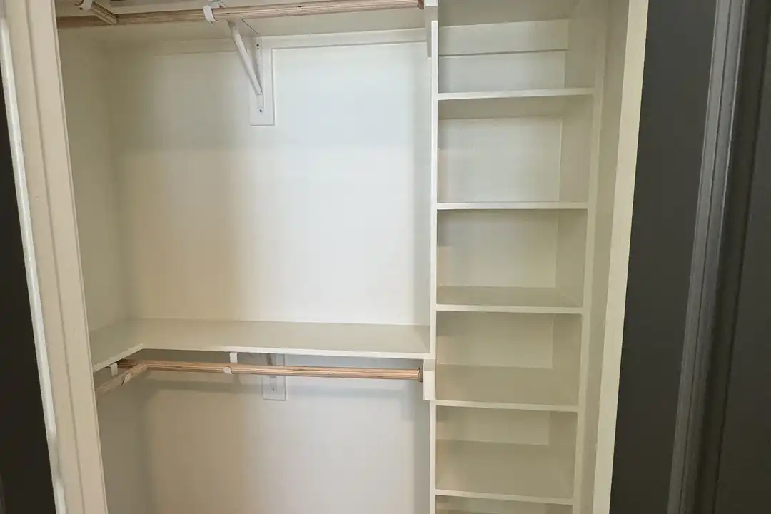 2731 E Sherman Dr unit 817 - View 5