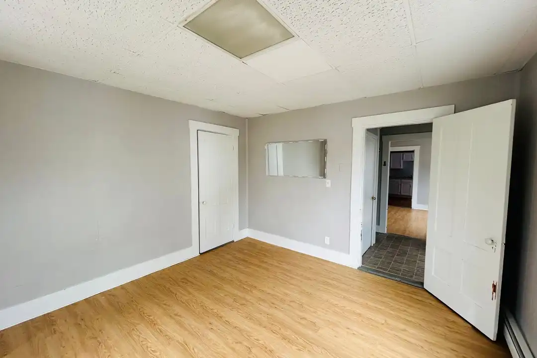 18-20 Dover St unit 3 - View 5