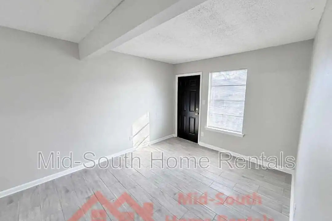 139 N Claybrook St unit 6 – pohled 5