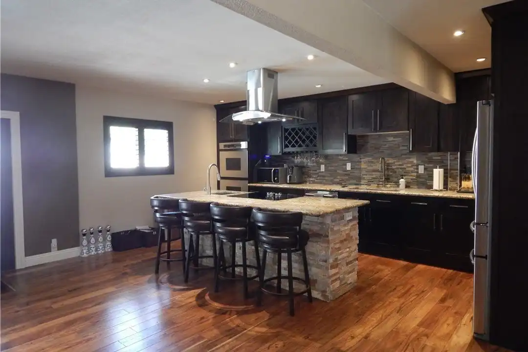 2712 W Oakey Blvd - View 2