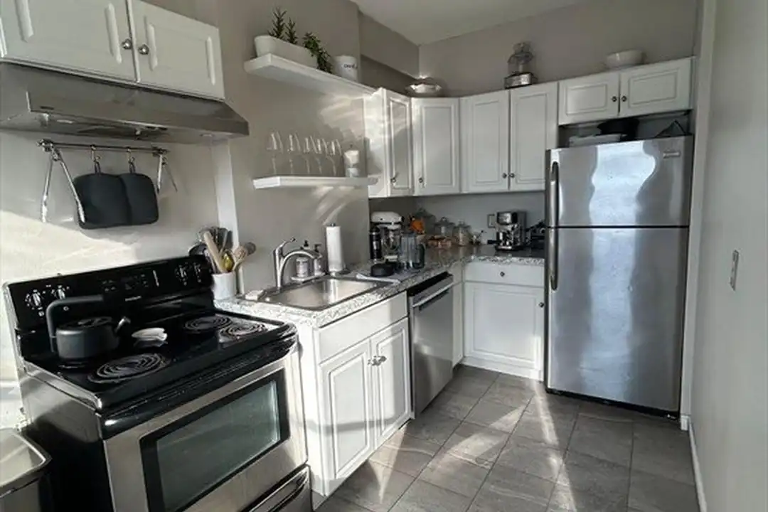 Apartment in Boston - View 4