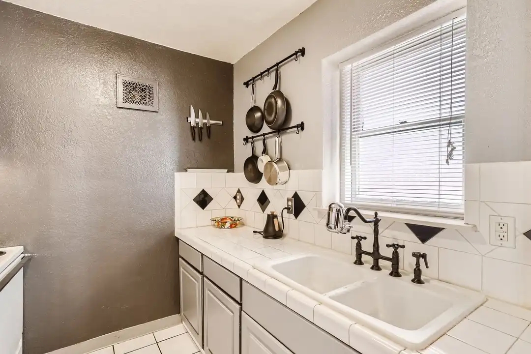 1137 Sherman St – pohled 5