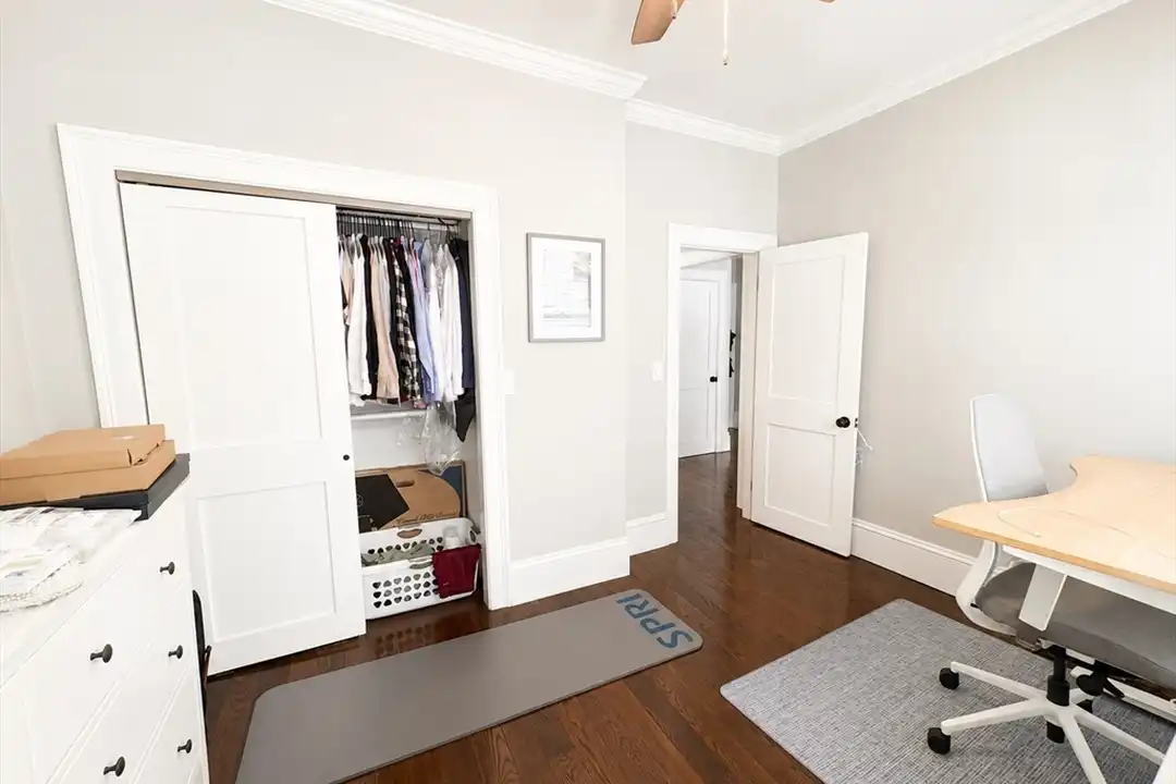 6 Bartlett St unit 2 - More