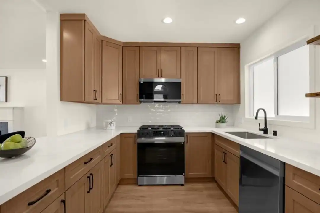 House in Los Angeles - More