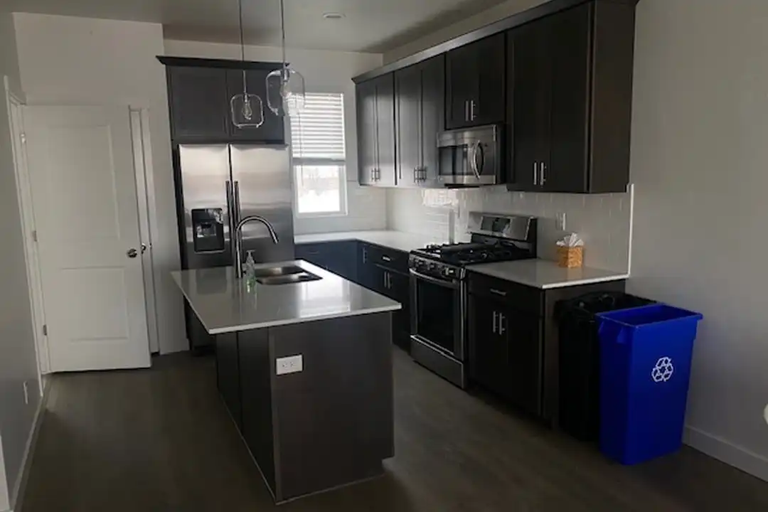 5814 W Lake Ave - View 3