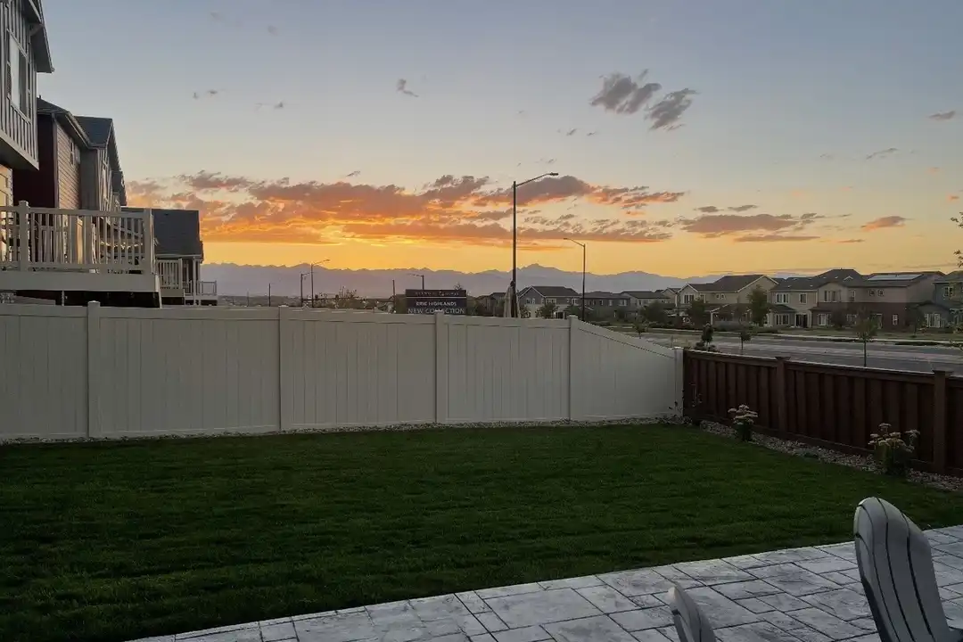 1049 Larkspur Dr - View 6