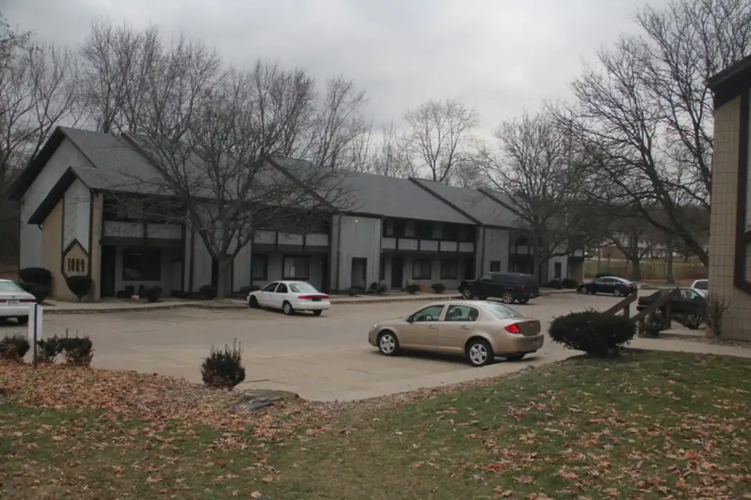 1809 - 1815 South Arlington Street – photo 1