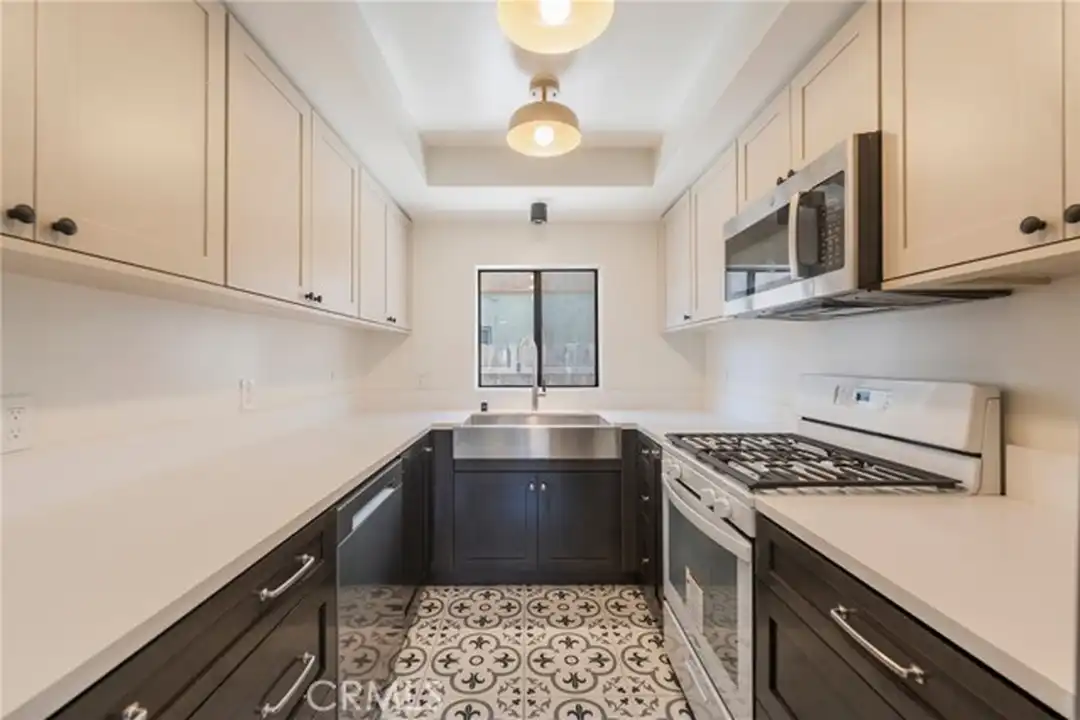 18324 Mansel Ave - View 3
